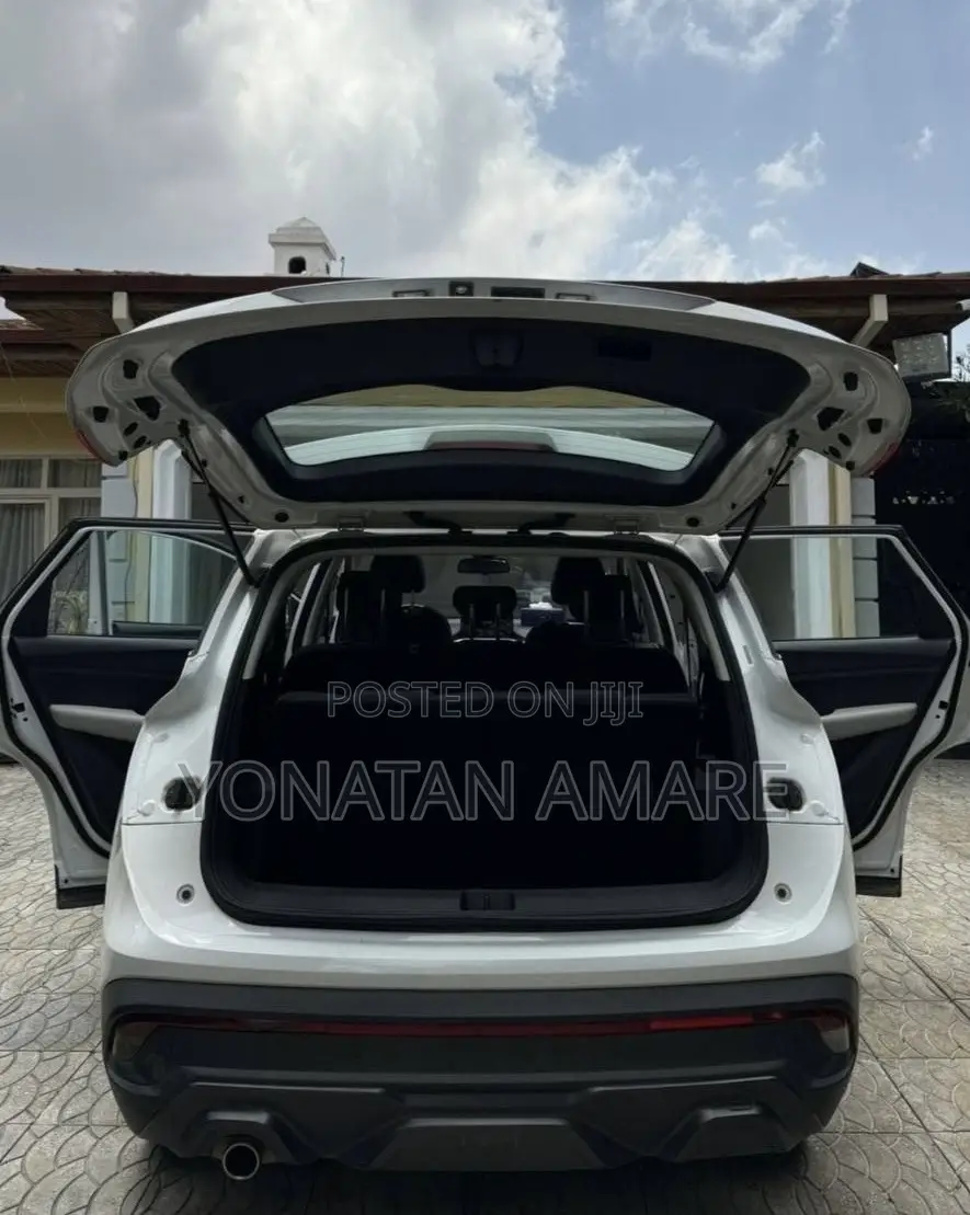 Chevrolet Captiva 2023 White