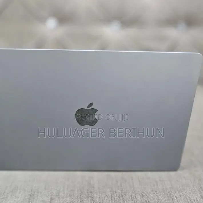 New Laptop Apple MacBook Air 2024 M3 8GB Apple M3 SSD 512GB
