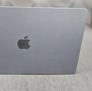 New Laptop Apple MacBook Air 2024 M3 8GB Apple M3 SSD 512GB