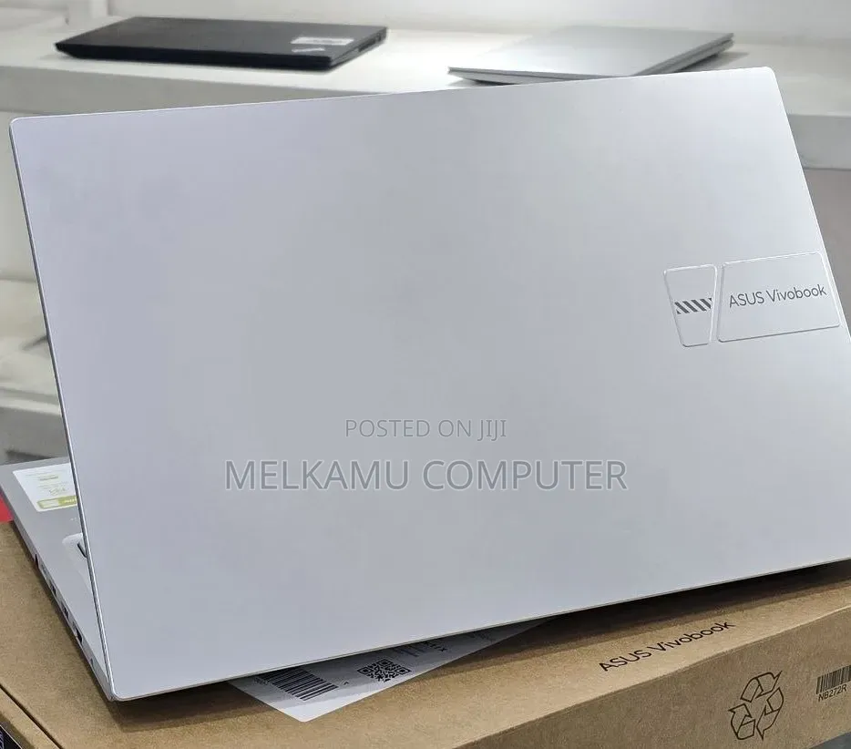 New Laptop Asus Vivobook 15 OLED 16GB Intel Core i7 SSD 512GB