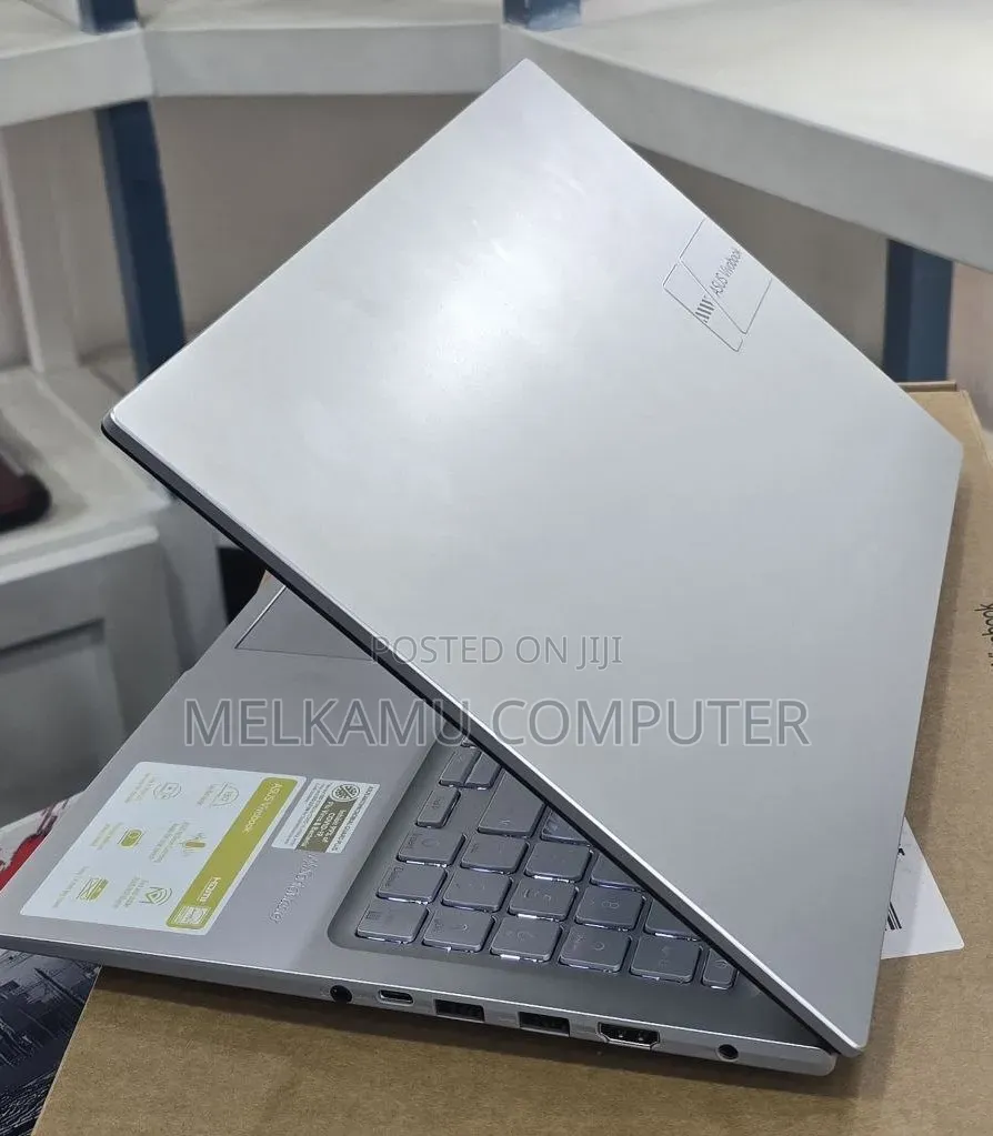 New Laptop Asus Vivobook 15 OLED 16GB Intel Core i7 SSD 512GB
