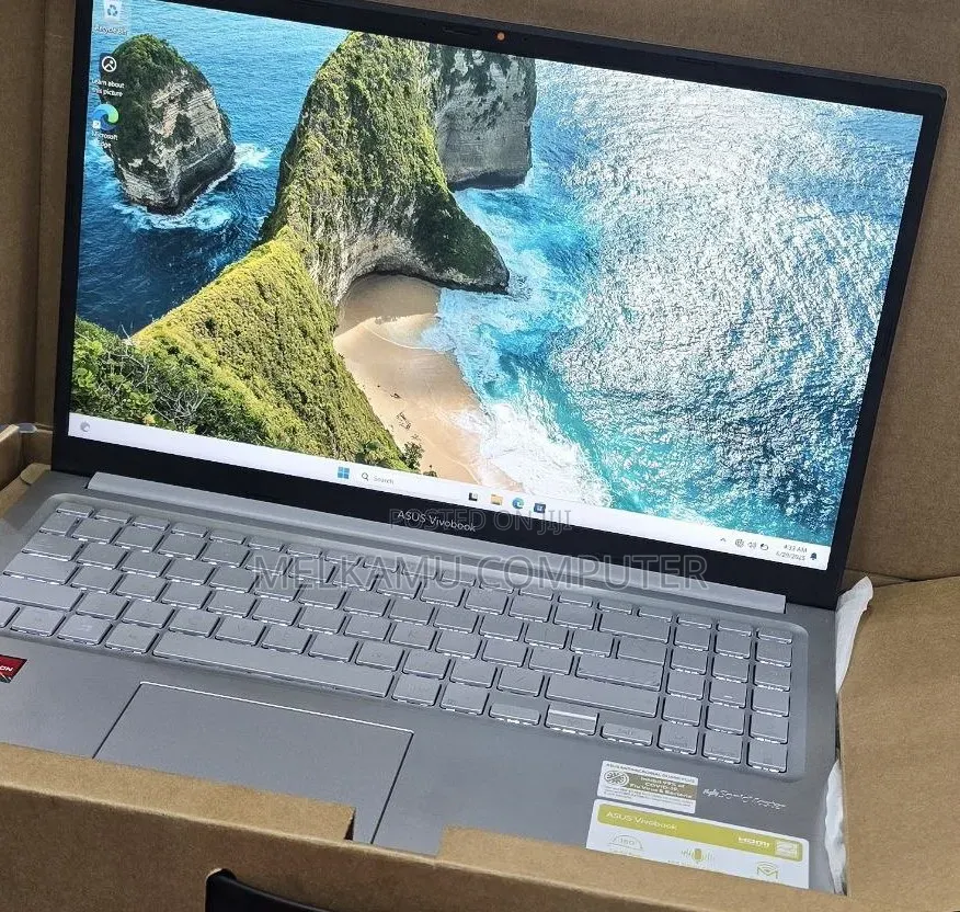 New Laptop Asus Vivobook 15 OLED 16GB Intel Core i7 SSD 512GB