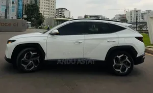 Hyundai Tucson Sport 2021 White