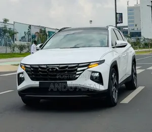 Hyundai Tucson Sport 2021 White