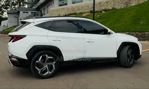 Hyundai Tucson Sport 2021 White