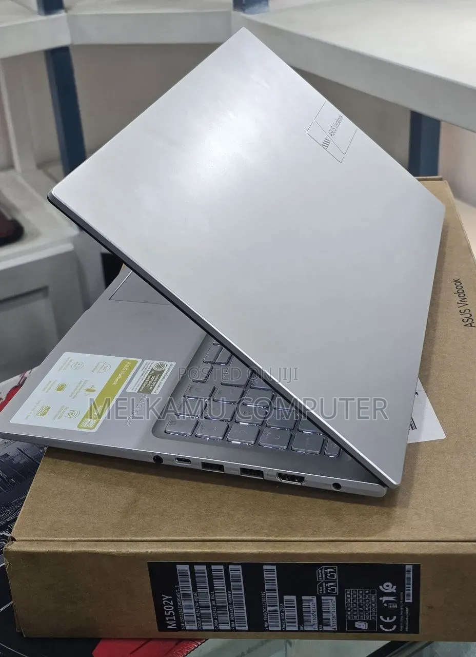 New Laptop Asus Vivobook 15 OLED 16GB Intel Core i7 SSD 512GB