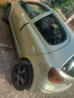 Toyota Vitz 2002 Silver