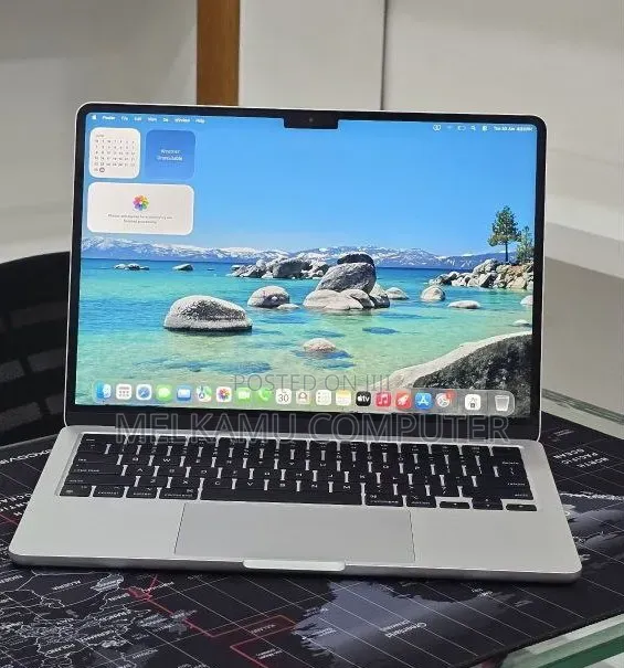 New Laptop Apple MacBook Air 2024 M3 16GB Apple M3 SSD 256GB