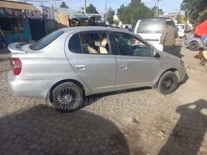 Toyota Platz 2001 Silver