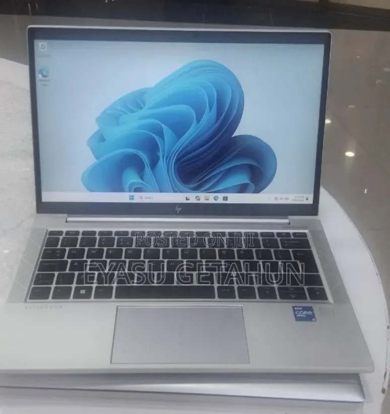 New Laptop HP EliteBook 830 G8 16GB Intel Core i5 SSD 512GB