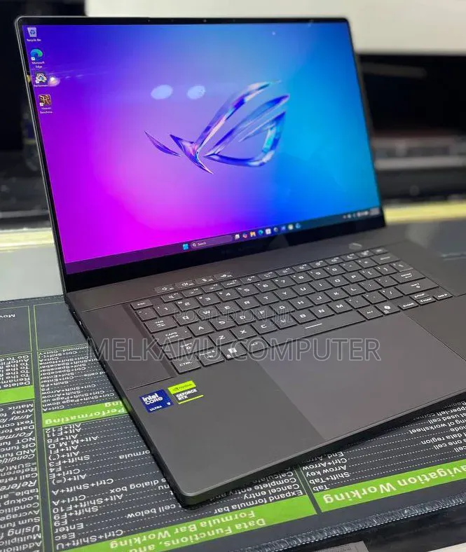 New Laptop Asus ROG Zephyrus M16 32GB Intel Core Ultra 9 SSD 1T