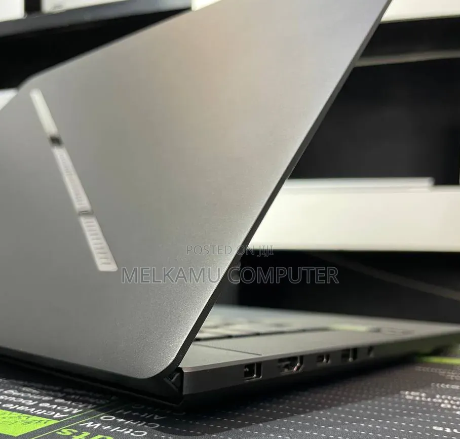 New Laptop Asus ROG Zephyrus M16 32GB Intel Core Ultra 9 SSD 1T