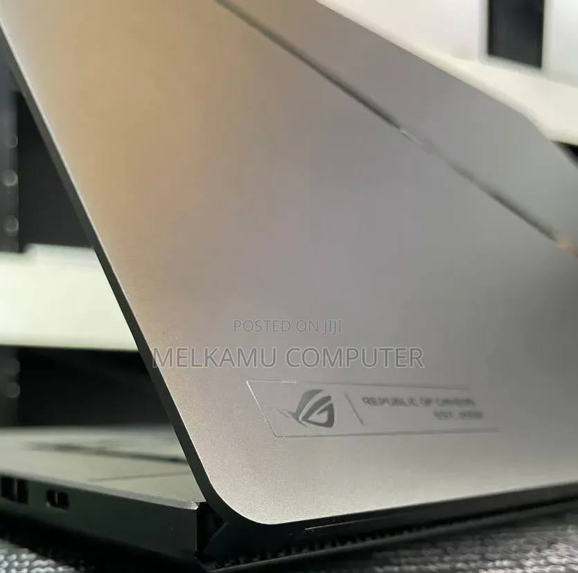 New Laptop Asus ROG Zephyrus M16 32GB Intel Core Ultra 9 SSD 1T