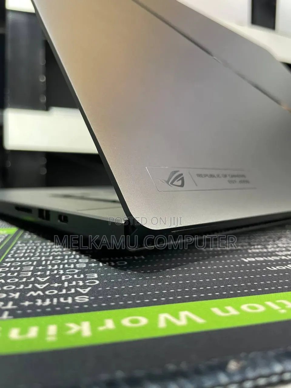 New Laptop Asus ROG Zephyrus M16 32GB Intel Core Ultra 9 SSD 1T