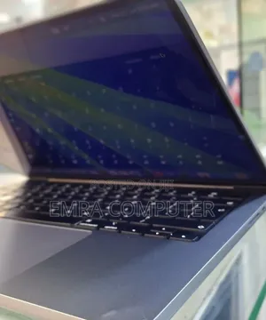 New Laptop Apple 16GB Intel Core i5 SSD 512GB