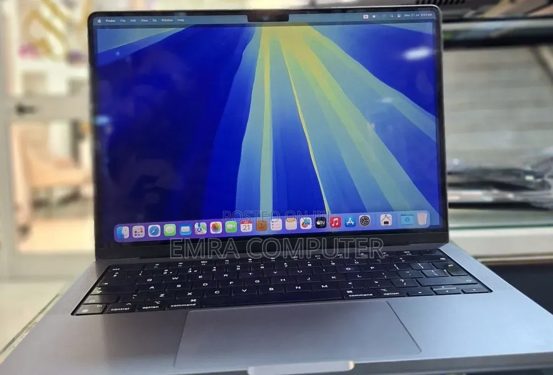 New Laptop Apple 16GB Intel Core i5 SSD 512GB
