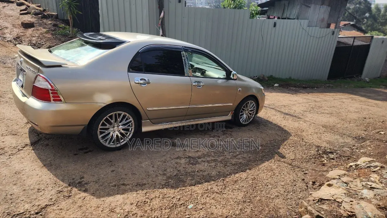 Toyota Corolla 2005 Gold