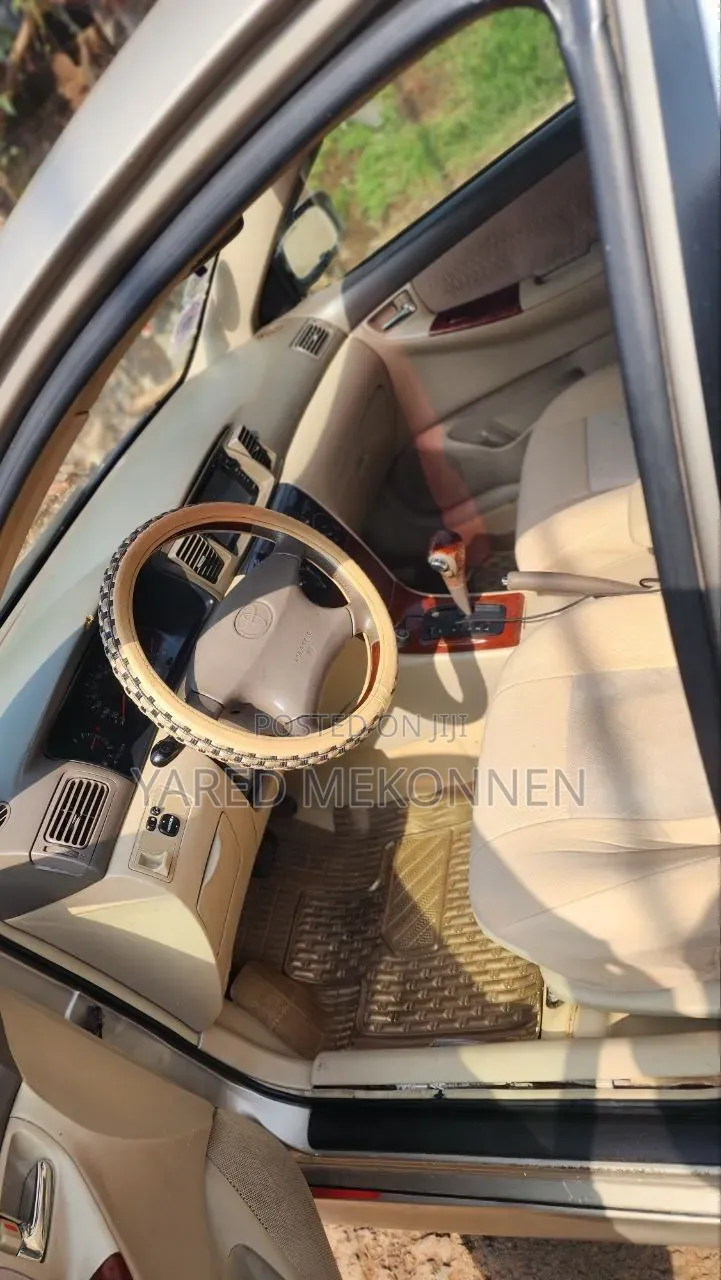 Toyota Corolla 2005 Gold
