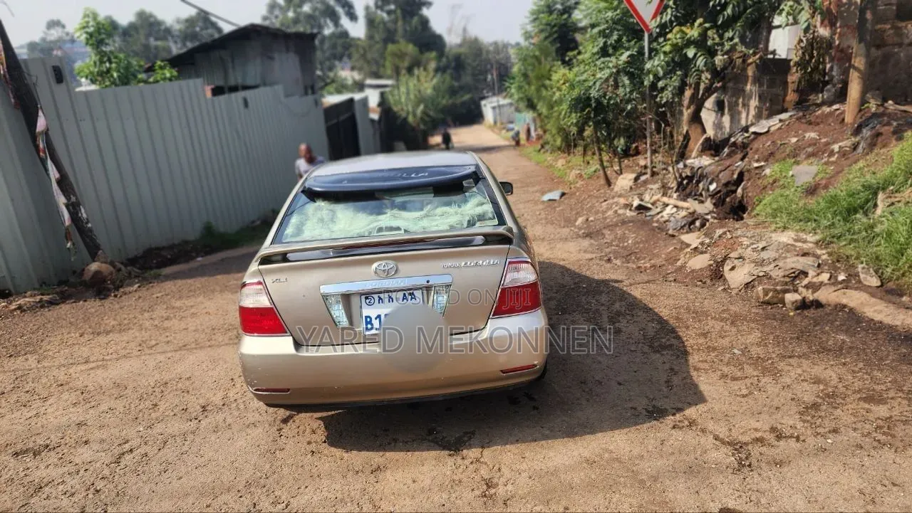 Toyota Corolla 2005 Gold