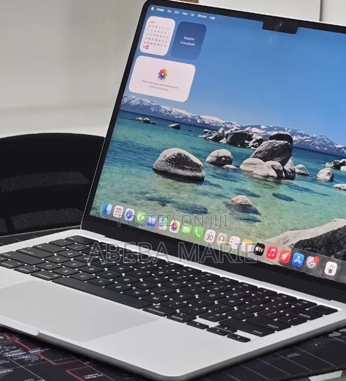 New Laptop Apple MacBook Air 2024 M3 16GB Apple M3 SSD 256GB
