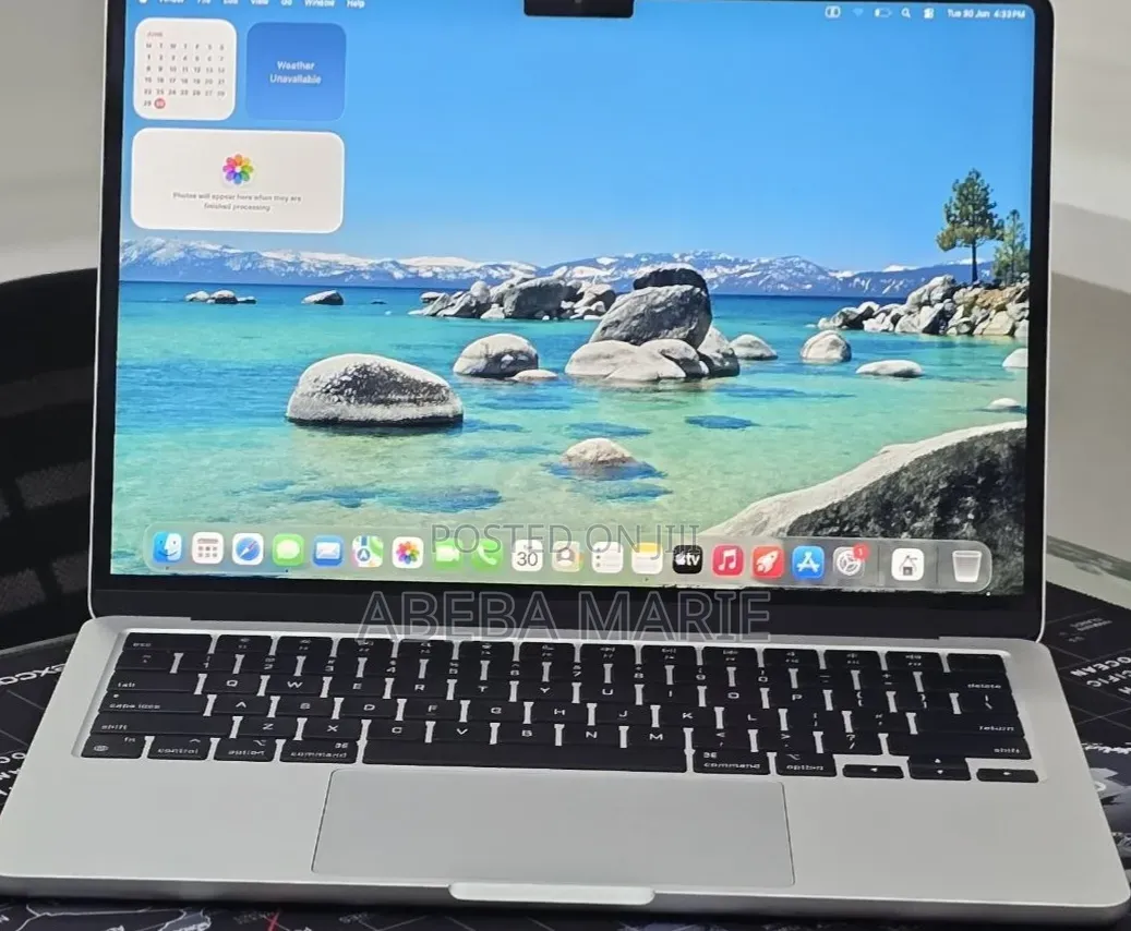 New Laptop Apple MacBook Air 2024 M3 16GB Apple M3 SSD 256GB