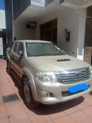 Toyota Hilux 2015 Blue