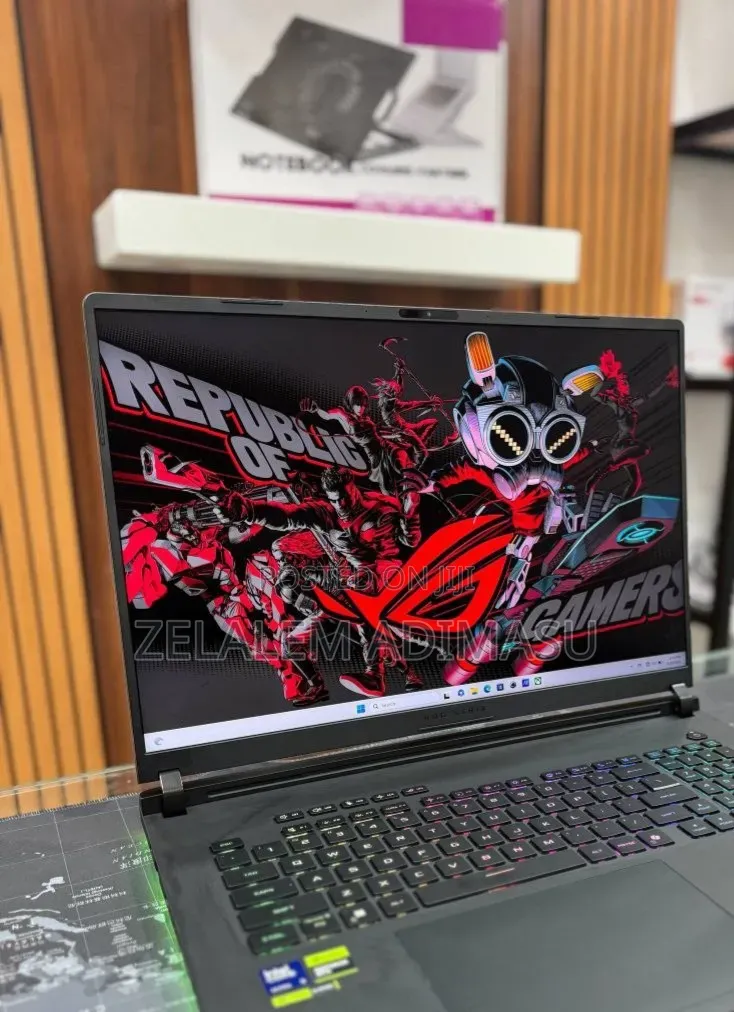 New Laptop Asus ROG Strix G18 32GB Intel Core Ultra 9 SSD 2T