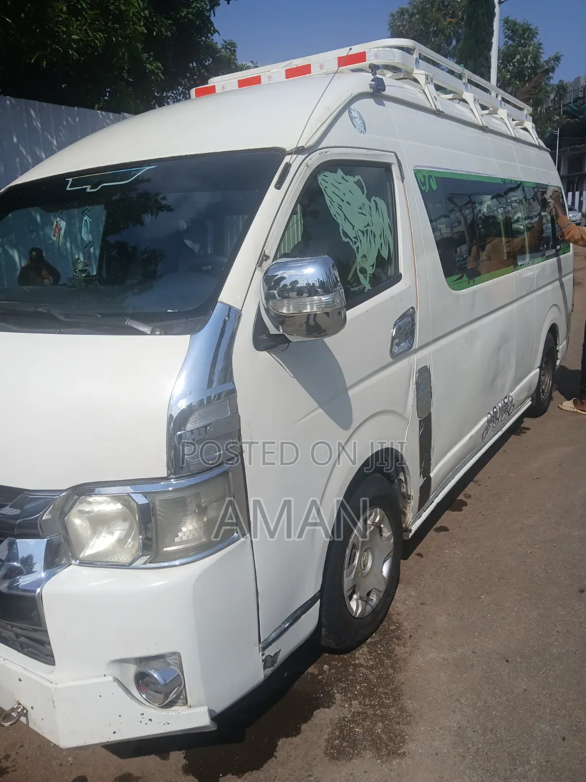 Toyota HiAce 2014 White