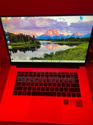 New Laptop Huawei Matebook D 15 8GB Intel Core i5 SSD 512GB