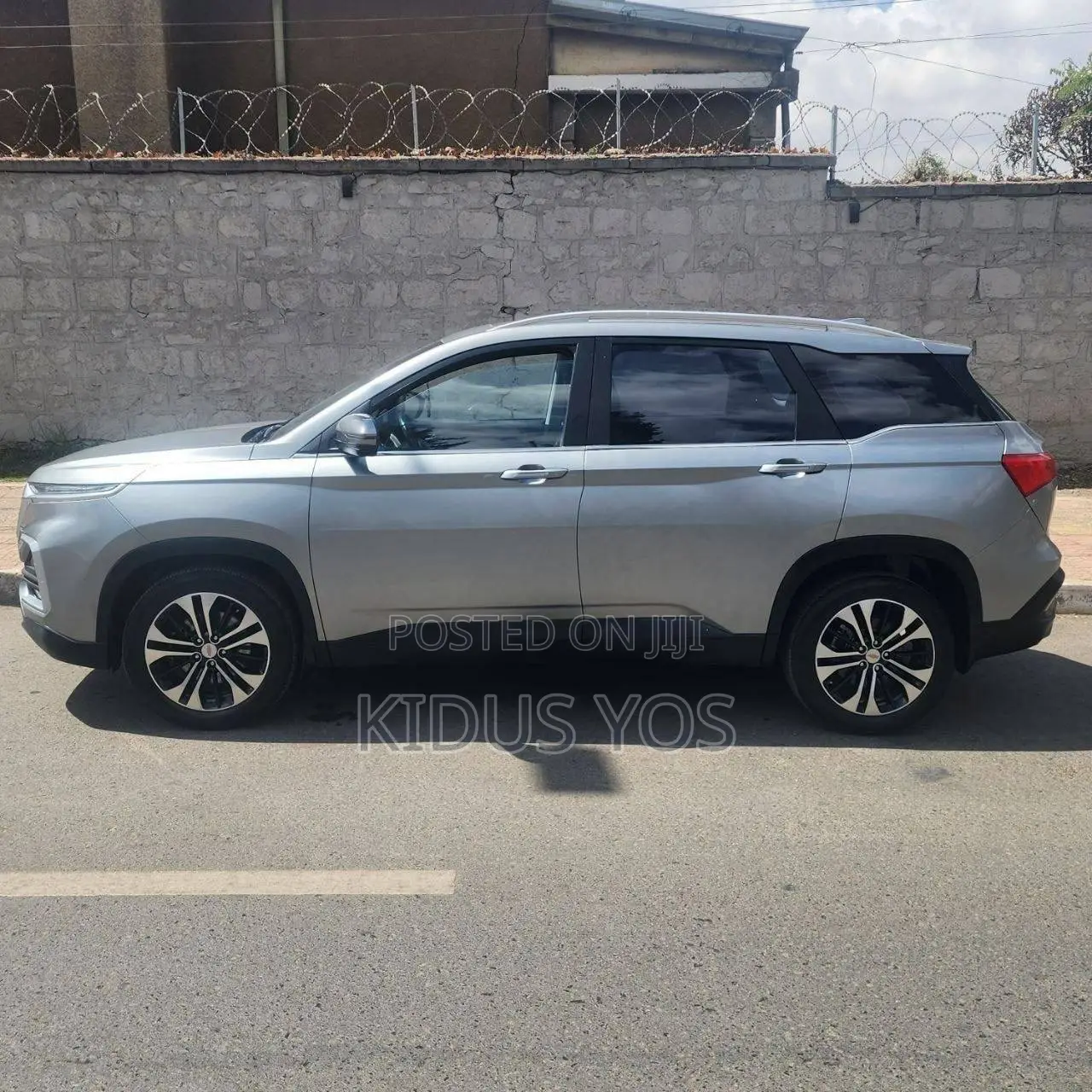 Chevrolet Captiva 2022 Silver