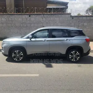 Chevrolet Captiva 2022 Silver