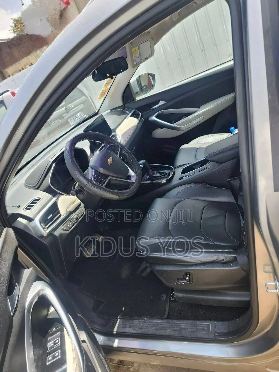 Chevrolet Captiva 2022 Silver
