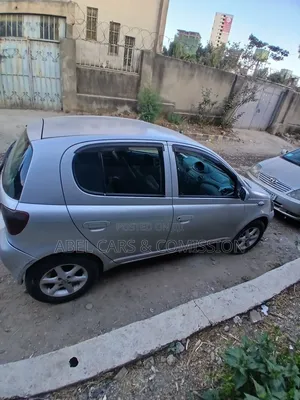 Toyota Vitz 2001 Silver