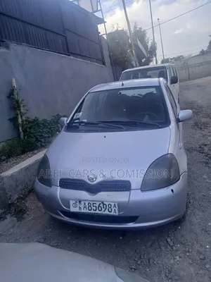 Toyota Vitz 2001 Silver
