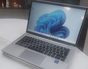 New Laptop HP EliteBook 830 G8 16GB Intel Core i5 SSD 512GB
