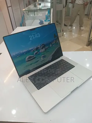 New Laptop Apple MacBook Pro 32GB Apple M1 Max SSD 1T