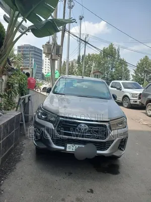 Toyota Hilux 2019 Gray