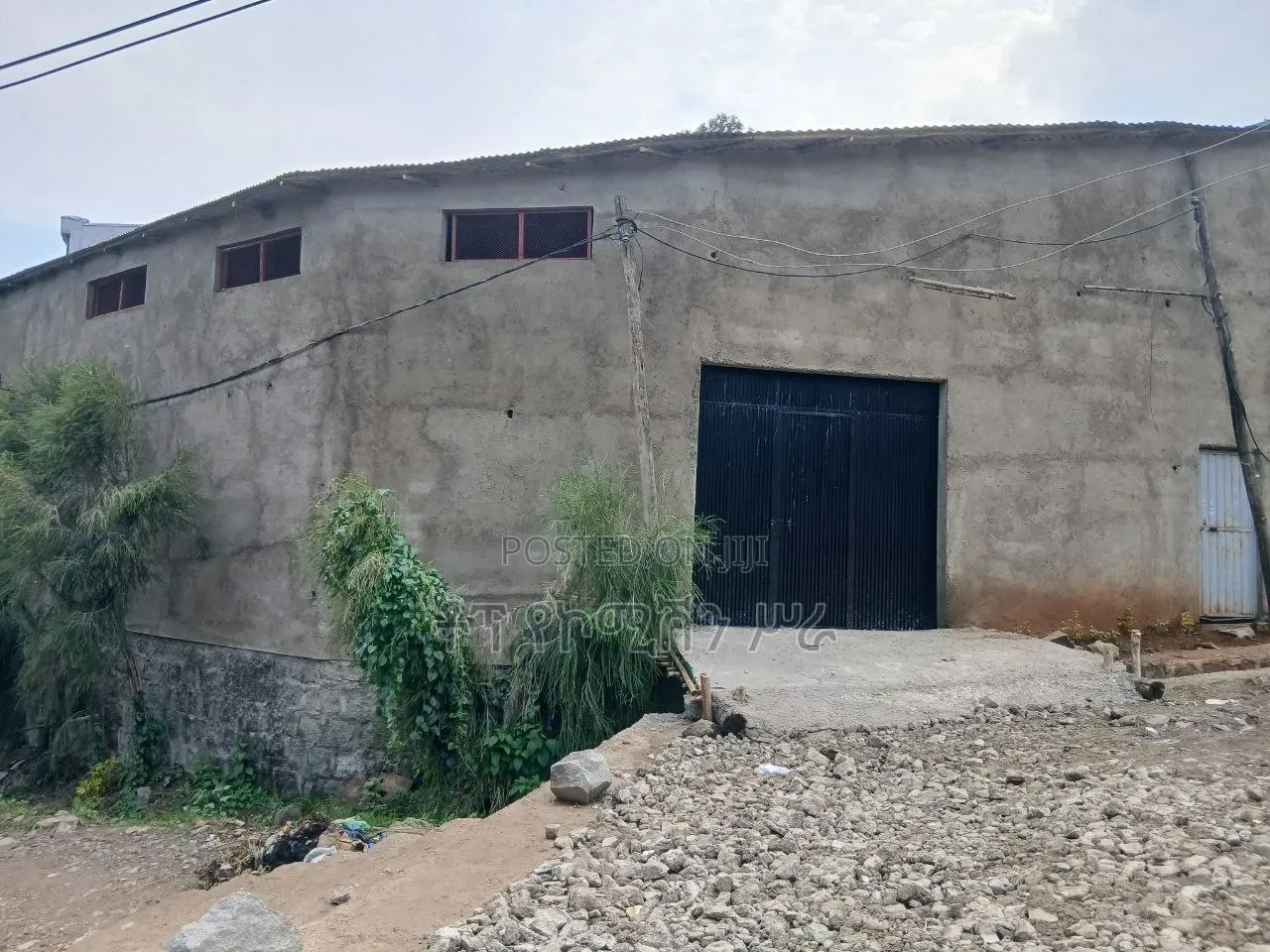 Warehouse for Rent or for Simple Fabrica