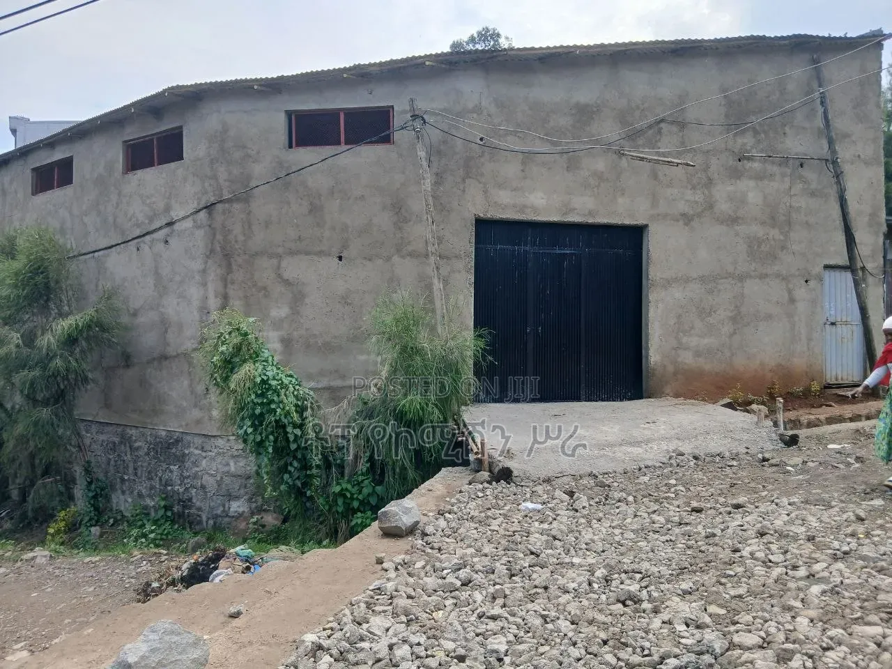Warehouse for Rent or for Simple Fabrica