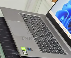 New Laptop HP ZBook Firefly 16inch G9 32GB Intel Core i7 SSD 512GB