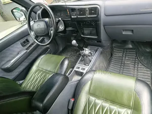 Toyota Hilux 2000 Green