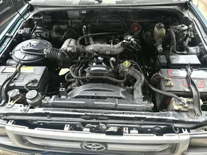 Toyota Hilux 2000 Green