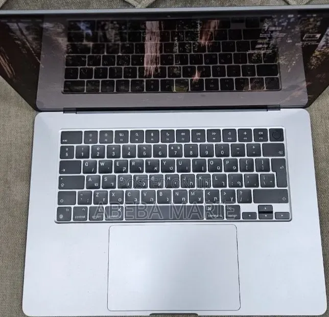New Laptop Apple MacBook Air 2024 M3 8GB Apple M3 SSD 512GB