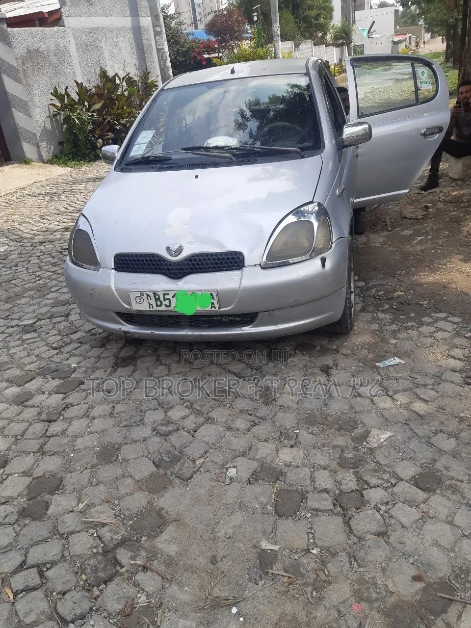 Toyota Vitz 2001 Silver