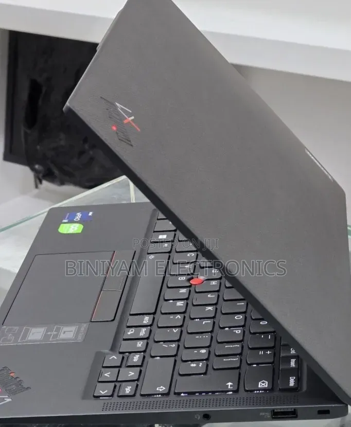 New Laptop HP Omen 17 16GB Intel Core i7 SSD 512GB