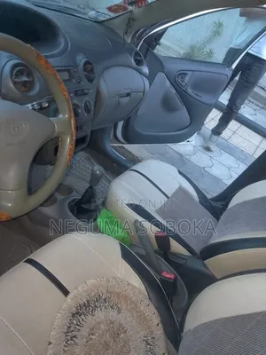 Toyota Yaris 2010 Silver