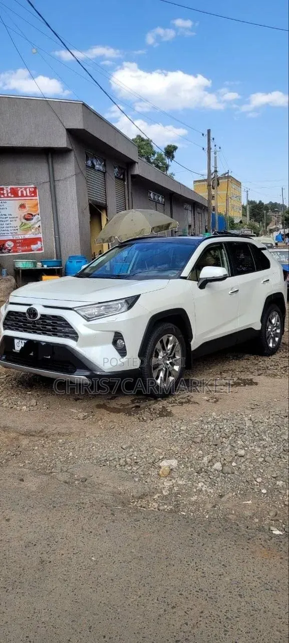 Toyota RAV4 2020 White