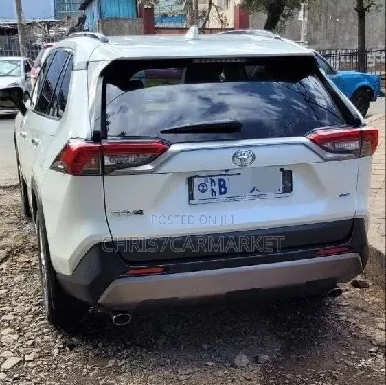 Toyota RAV4 2020 White