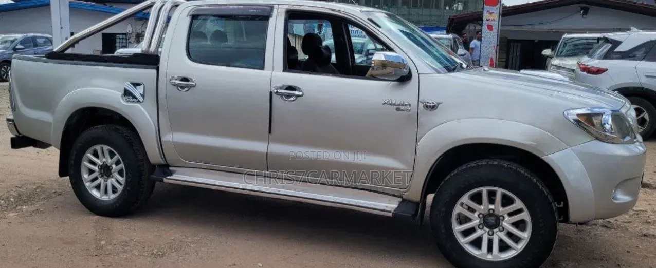 Toyota Hilux 2007 Gold