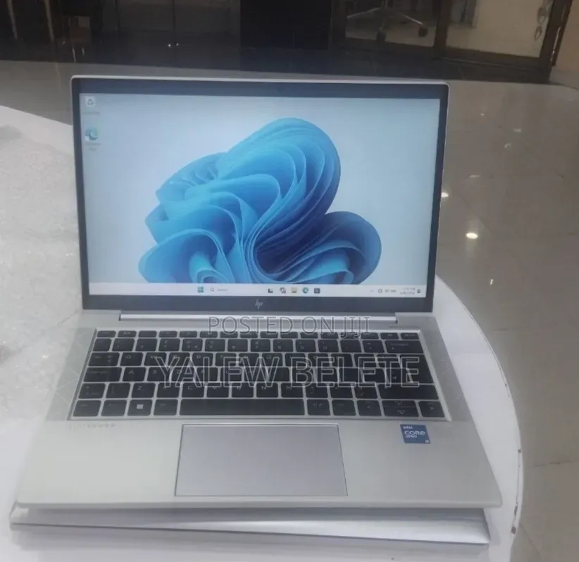 New Laptop HP EliteBook 830 G8 16GB Intel Core i5 SSD 512GB